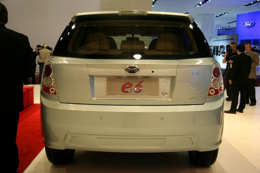  BYD E6 2009 года  (фото 2 из 60)